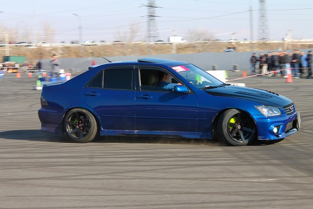 励年轻运动 励年轻运动